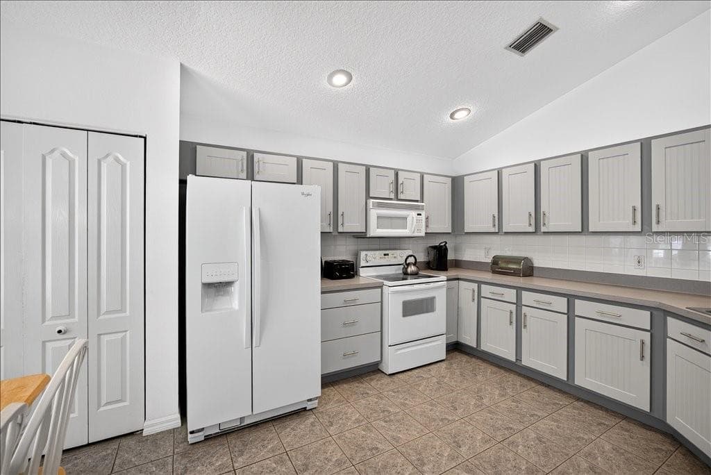 Single Family Residence at 1 GLENEAGLES PL, PALM COAST, photo 14 of 44