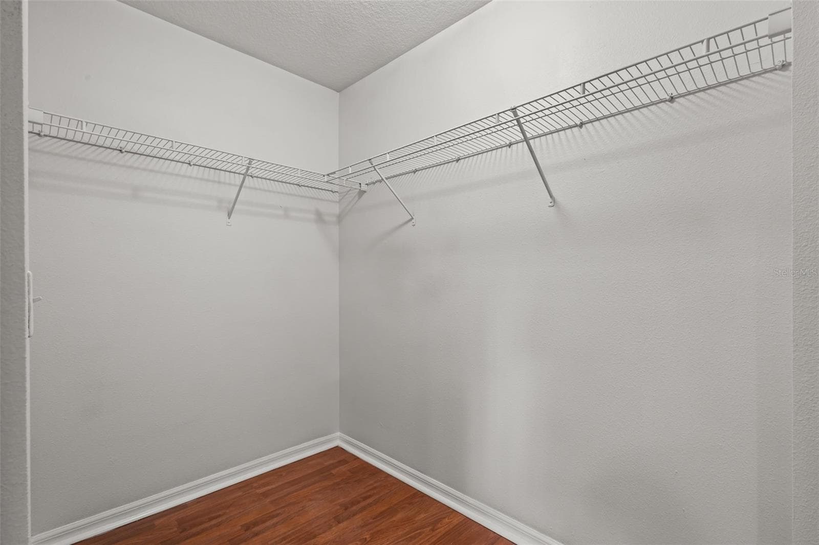 Walk In Closet Master bedroom - 2972 ROYAL TUSCAN LN, VALRICO