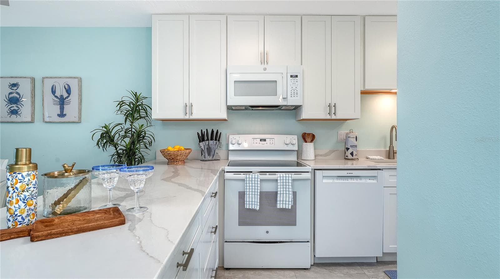 Condominium at 9000 BLIND PASS RD #303, SARASOTA, photo 13 of 25