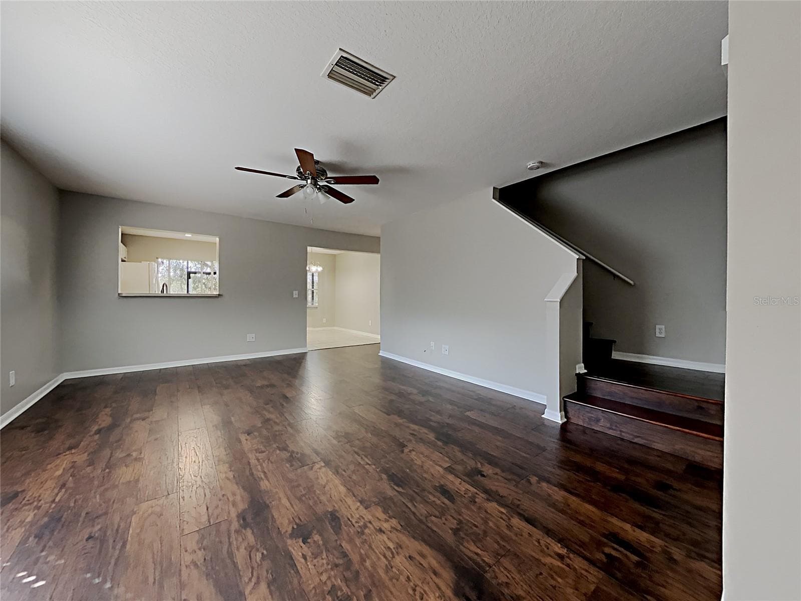 Single Family Residence at 404 SUMMER SAILS DR, VALRICO, photo 2 of 25