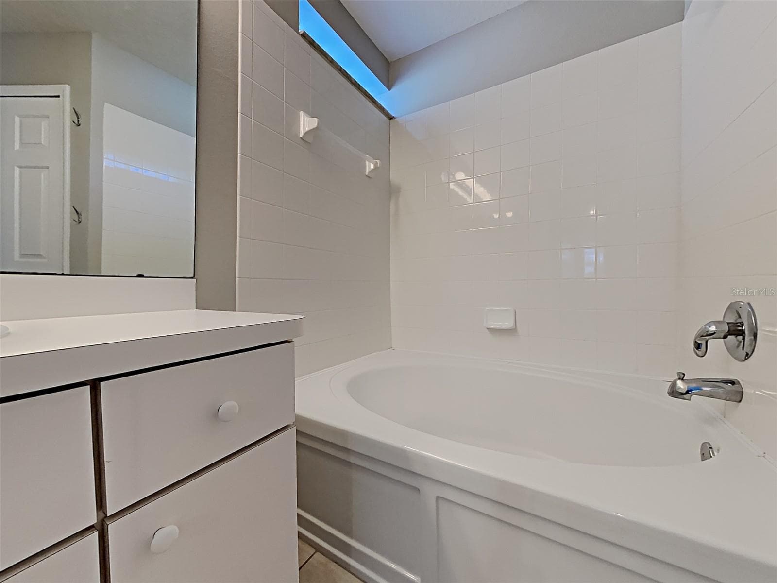 Single Family Residence at 404 SUMMER SAILS DR, VALRICO, photo 12 of 25