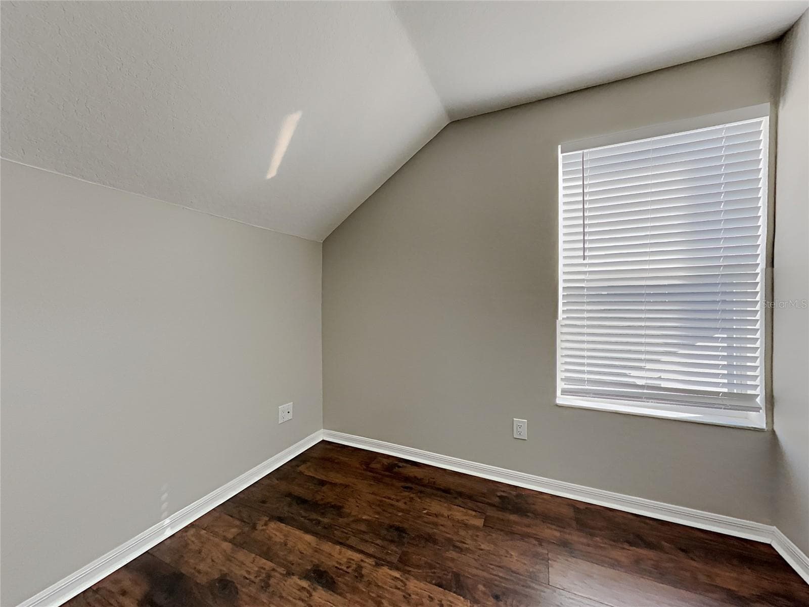 Single Family Residence at 404 SUMMER SAILS DR, VALRICO, photo 17 of 25