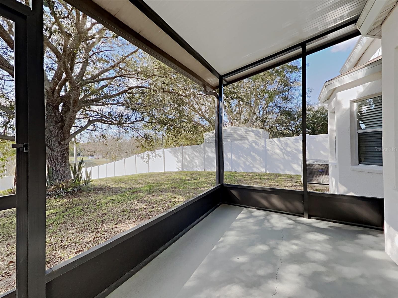 Single Family Residence at 404 SUMMER SAILS DR, VALRICO, photo 21 of 25