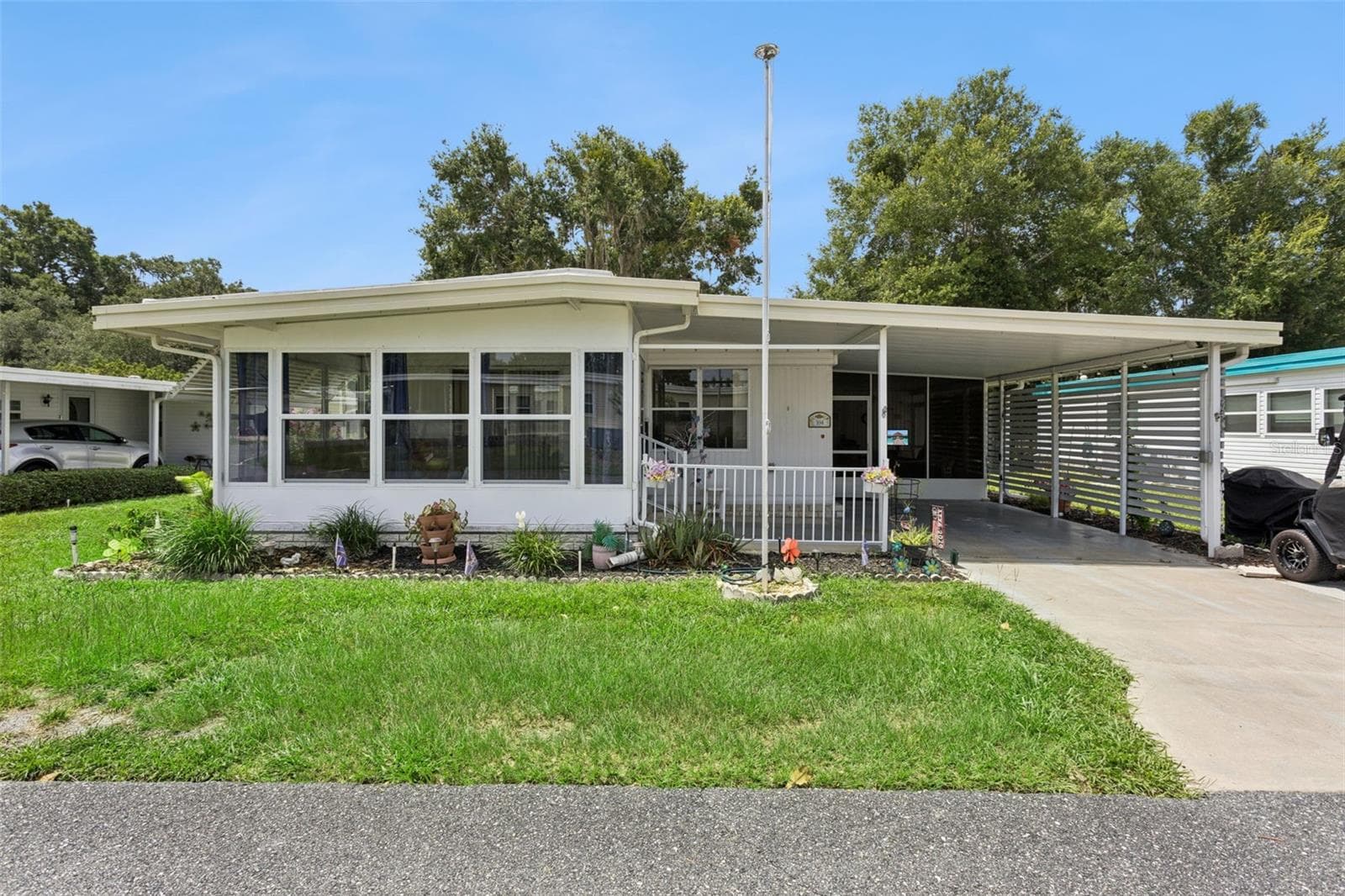 104 OLEANDER CV