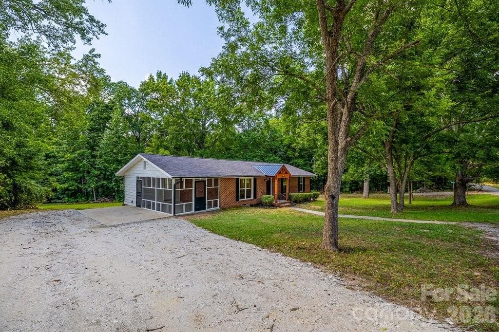 Single Family Residence at 139 E Forest Drive, Union, photo 3 of 42