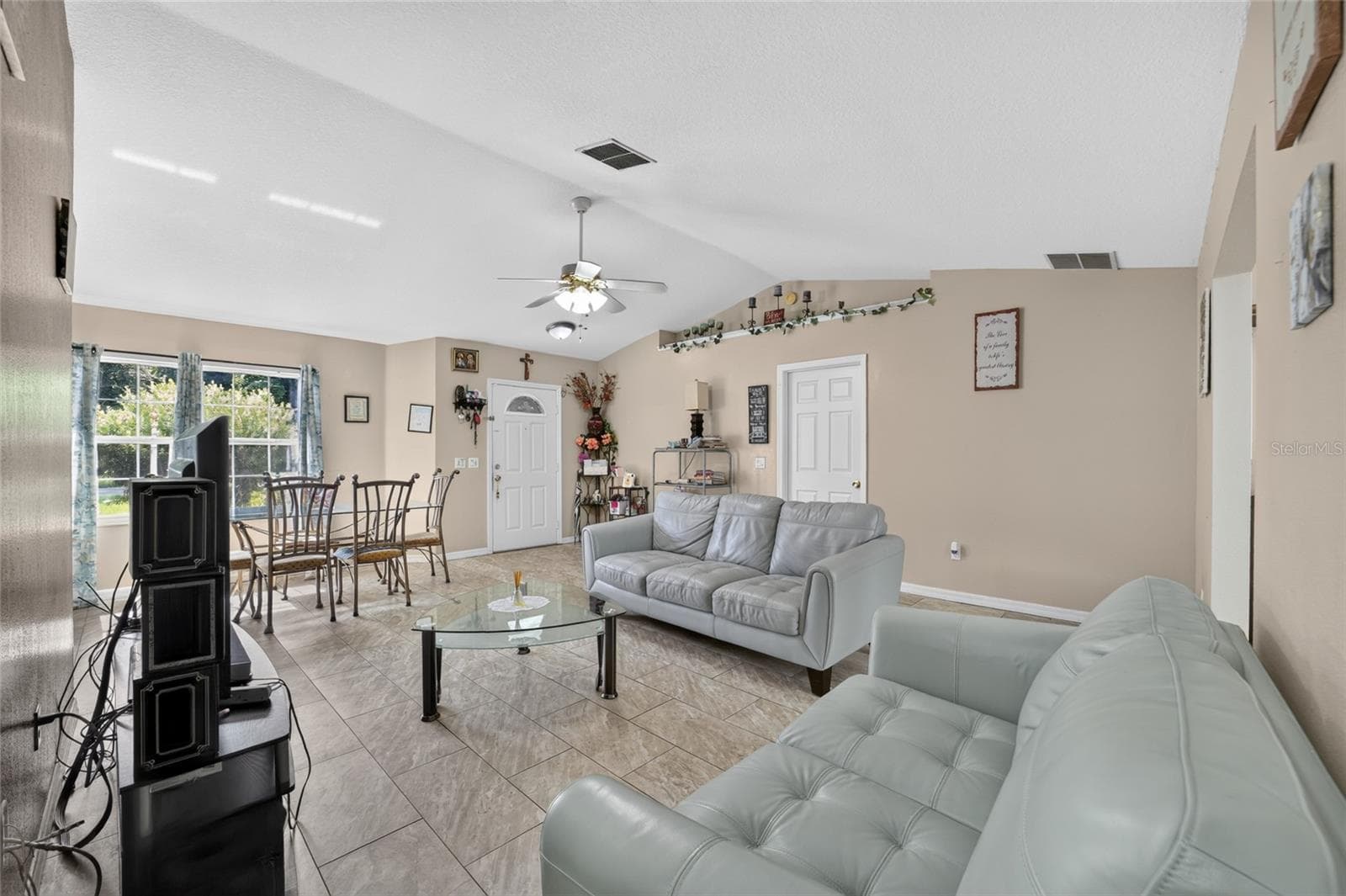 Single Family Residence at 304 MARION OAKS CRSE, OCALA, photo 12 of 73