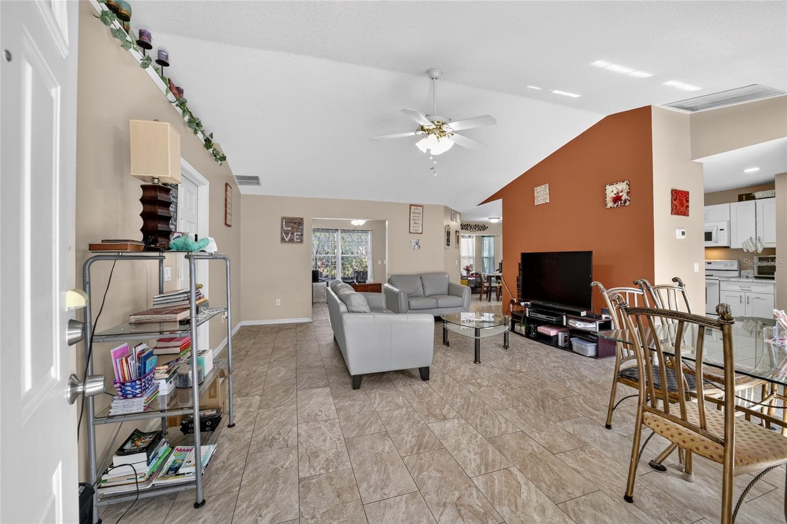 Single Family Residence at 304 MARION OAKS CRSE, OCALA, photo 13 of 73