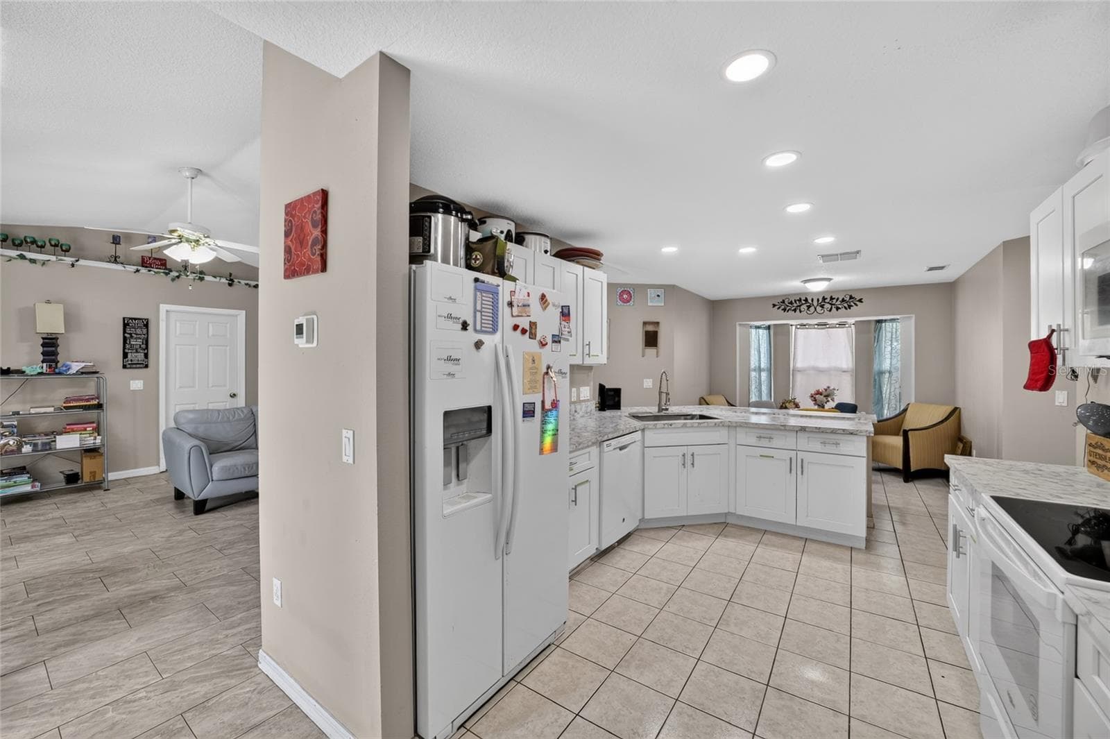 Single Family Residence at 304 MARION OAKS CRSE, OCALA, photo 18 of 73