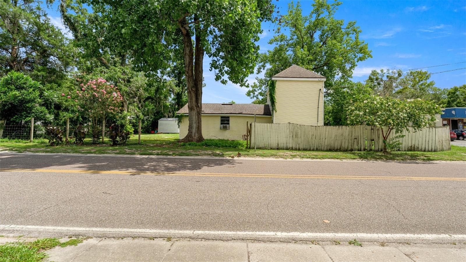 Single Family Residence at 10107 S DIVISION AVE, HAMPTON, photo 4 of 8