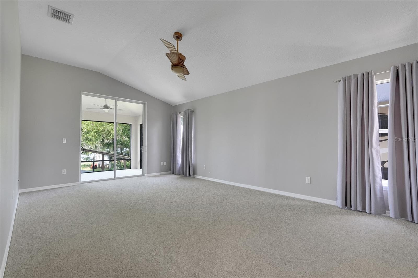 Single Family Residence at 18233 ROSE ST, GROVELAND, photo 23 of 60