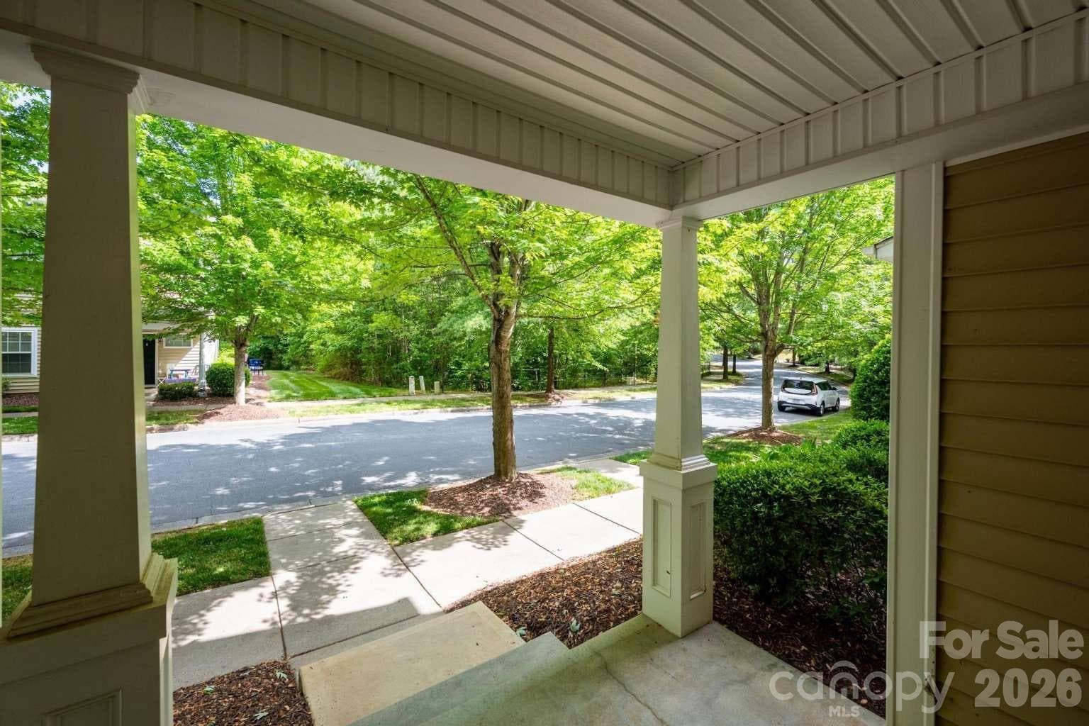 Townhouse at 17439 Caldwell Track Drive, Cornelius, photo 3 of 26