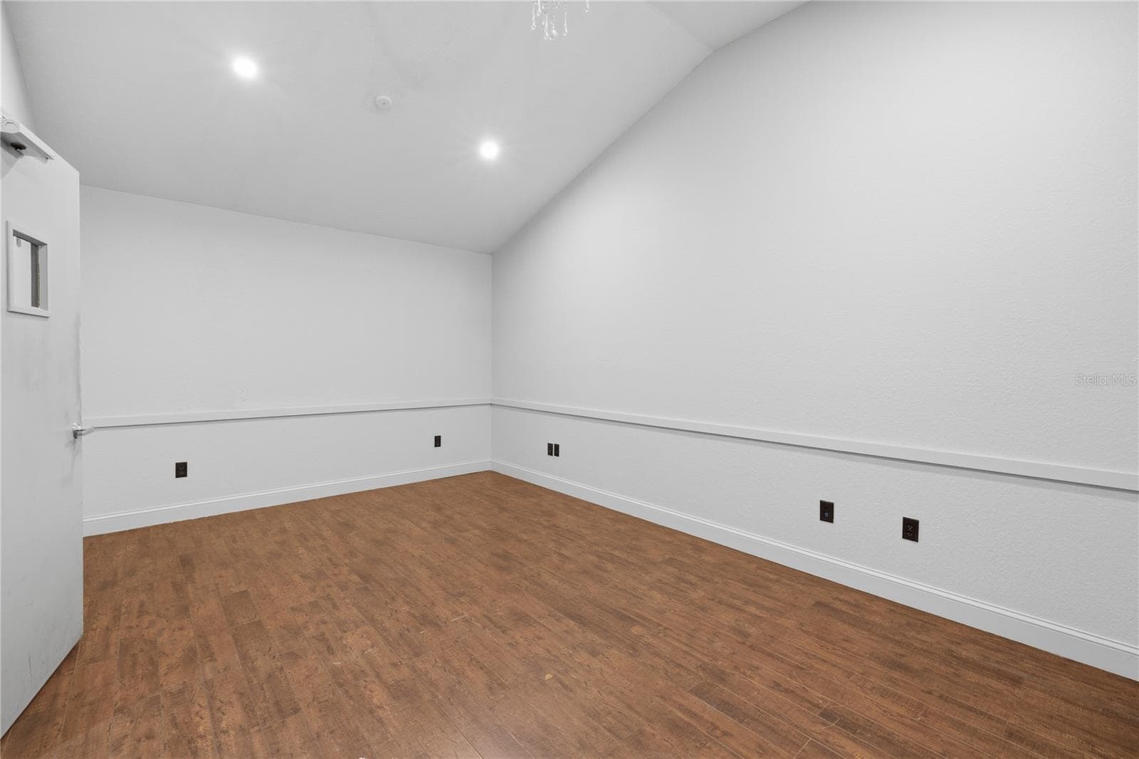 Lobby/Green Room - 2250 N VOLUSIA AVE, ORANGE CITY