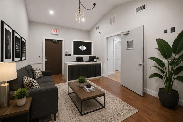 Lobby/Green Room - 2250 N VOLUSIA AVE, ORANGE CITY