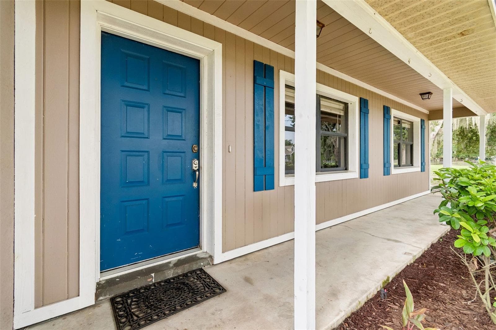 Single Family Residence at 336 CORBETT RD, LITHIA, photo 5 of 47