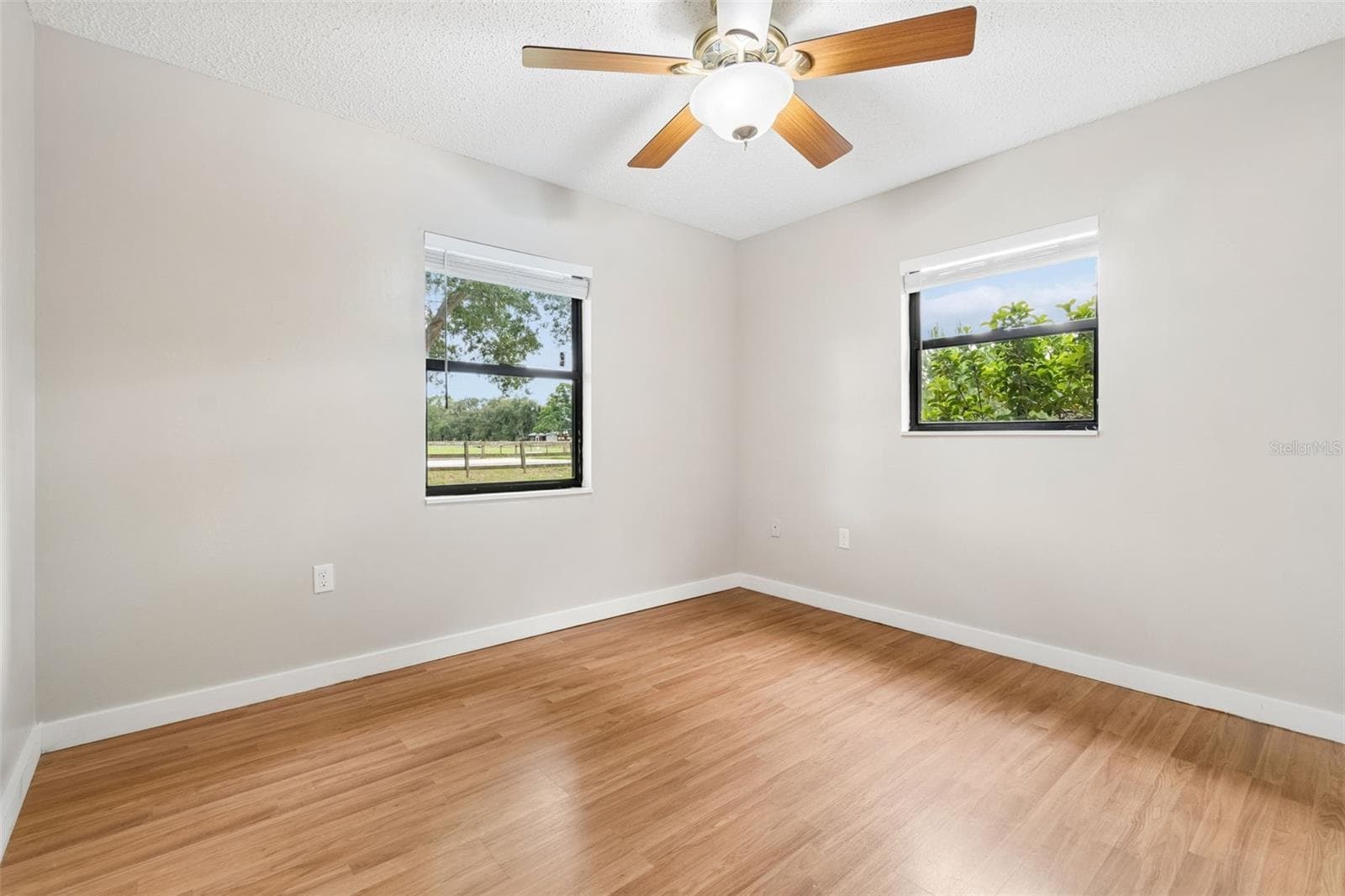 Single Family Residence at 336 CORBETT RD, LITHIA, photo 17 of 47