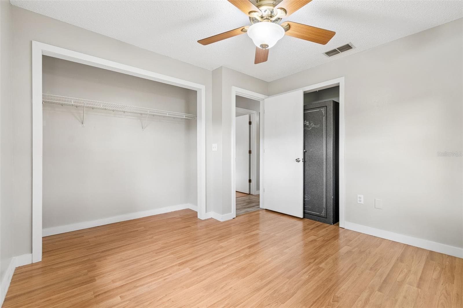 Single Family Residence at 336 CORBETT RD, LITHIA, photo 18 of 47