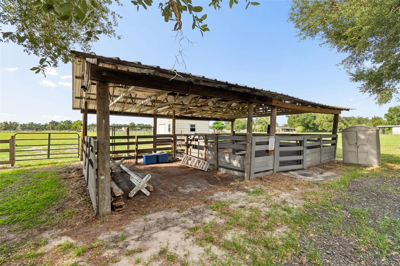 Single Family Residence at 336 CORBETT RD, LITHIA, photo 34 of 47