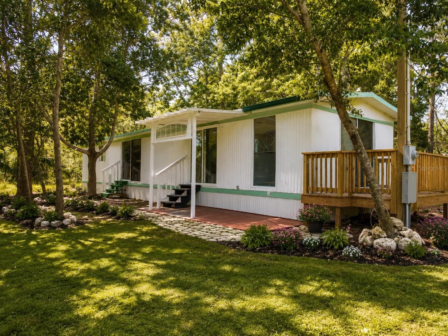 Manufactured Home at 8010 W MORROW CT, CRYSTAL RIVER, photo 2 of 20