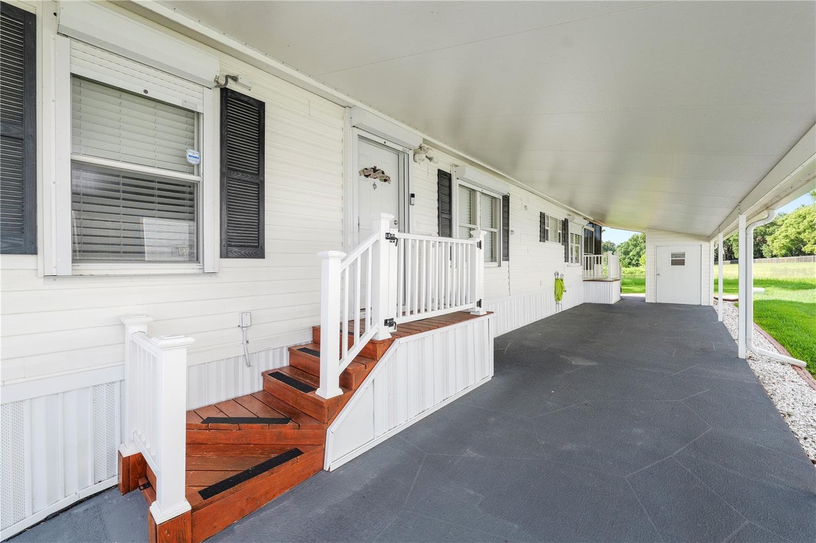 Manufactured Home at 618 CASSANDRA LN, LAKELAND, photo 5 of 53