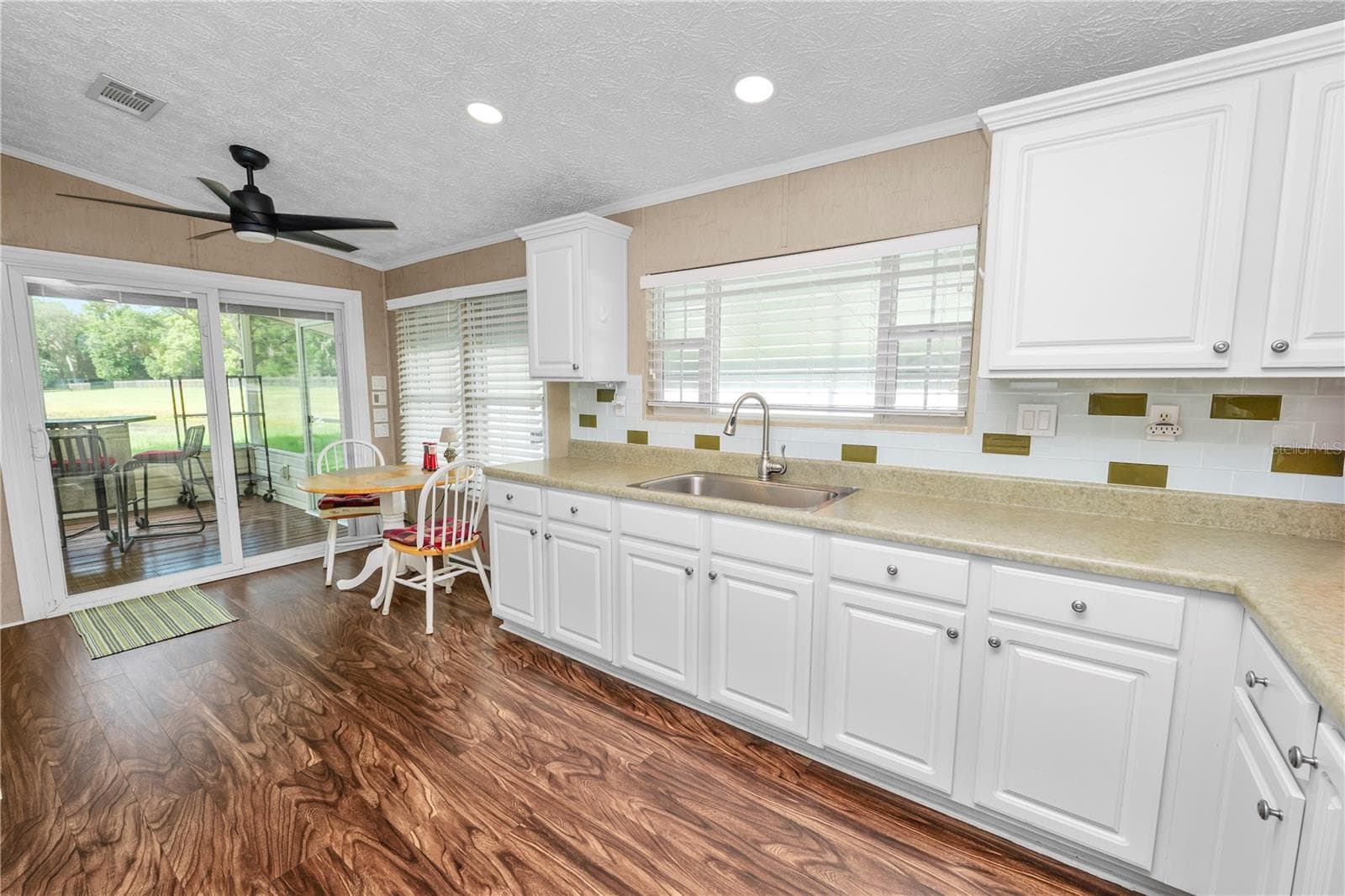 Manufactured Home at 618 CASSANDRA LN, LAKELAND, photo 12 of 53