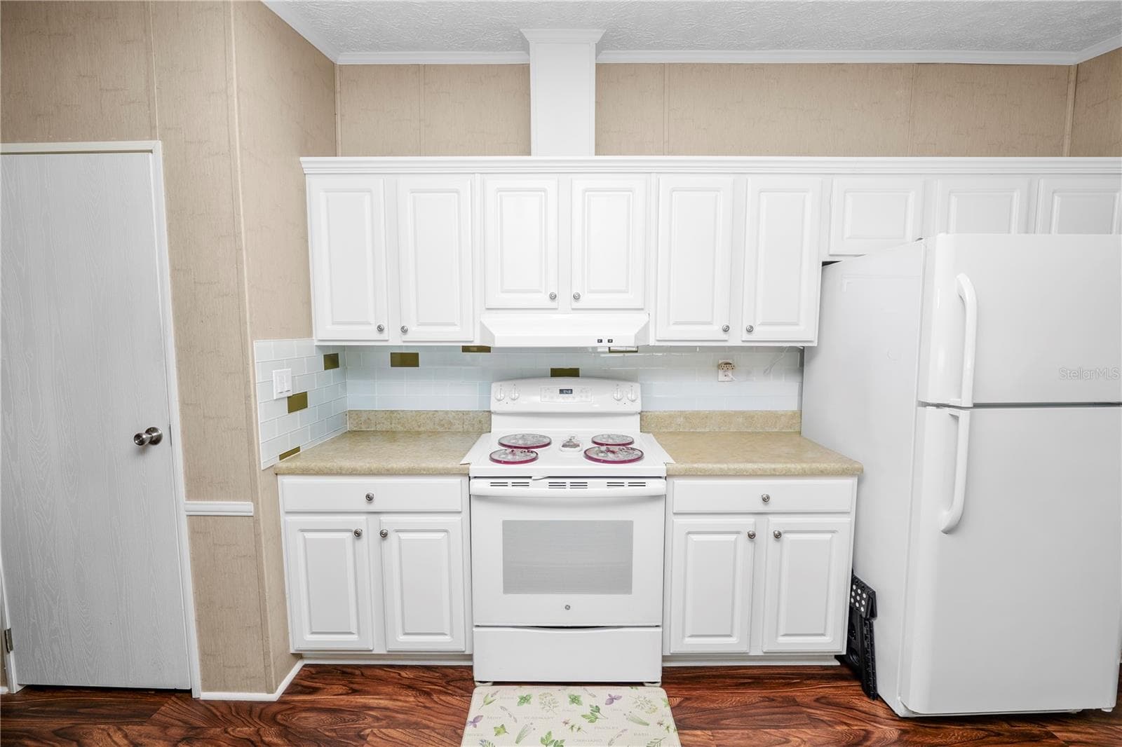 Manufactured Home at 618 CASSANDRA LN, LAKELAND, photo 14 of 53