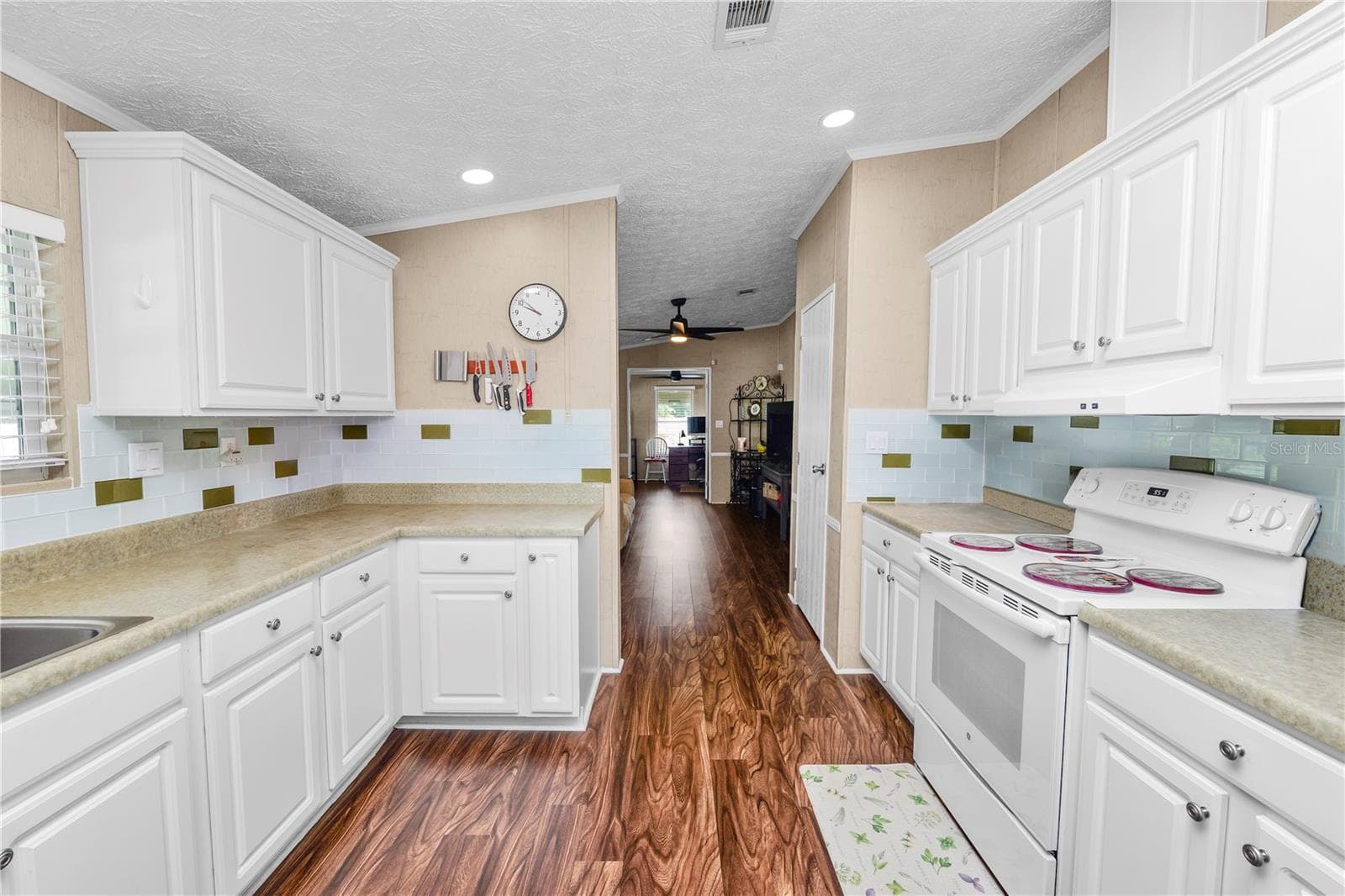 Manufactured Home at 618 CASSANDRA LN, LAKELAND, photo 16 of 53