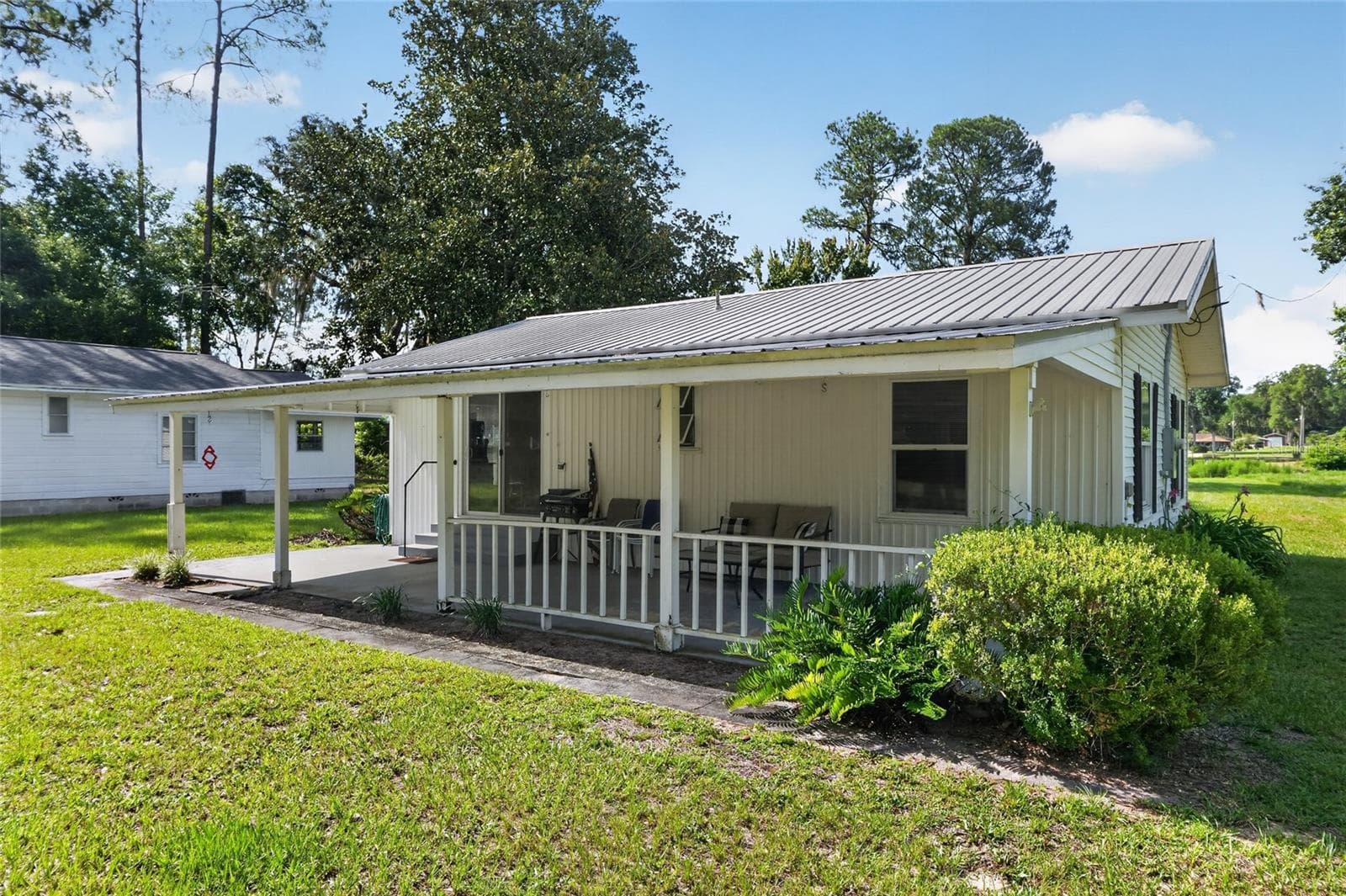 Single Family Residence at 148 LAKE SHORE TER, INTERLACHEN, photo 2 of 54