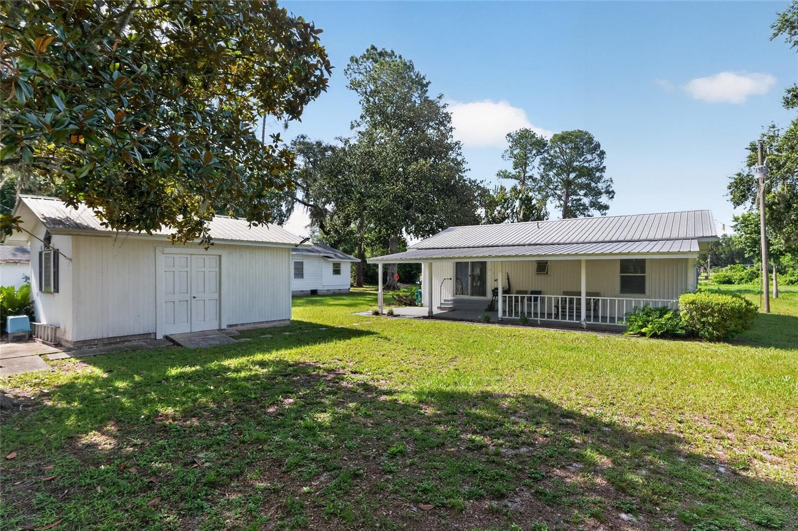 Single Family Residence at 148 LAKE SHORE TER, INTERLACHEN, photo 4 of 54
