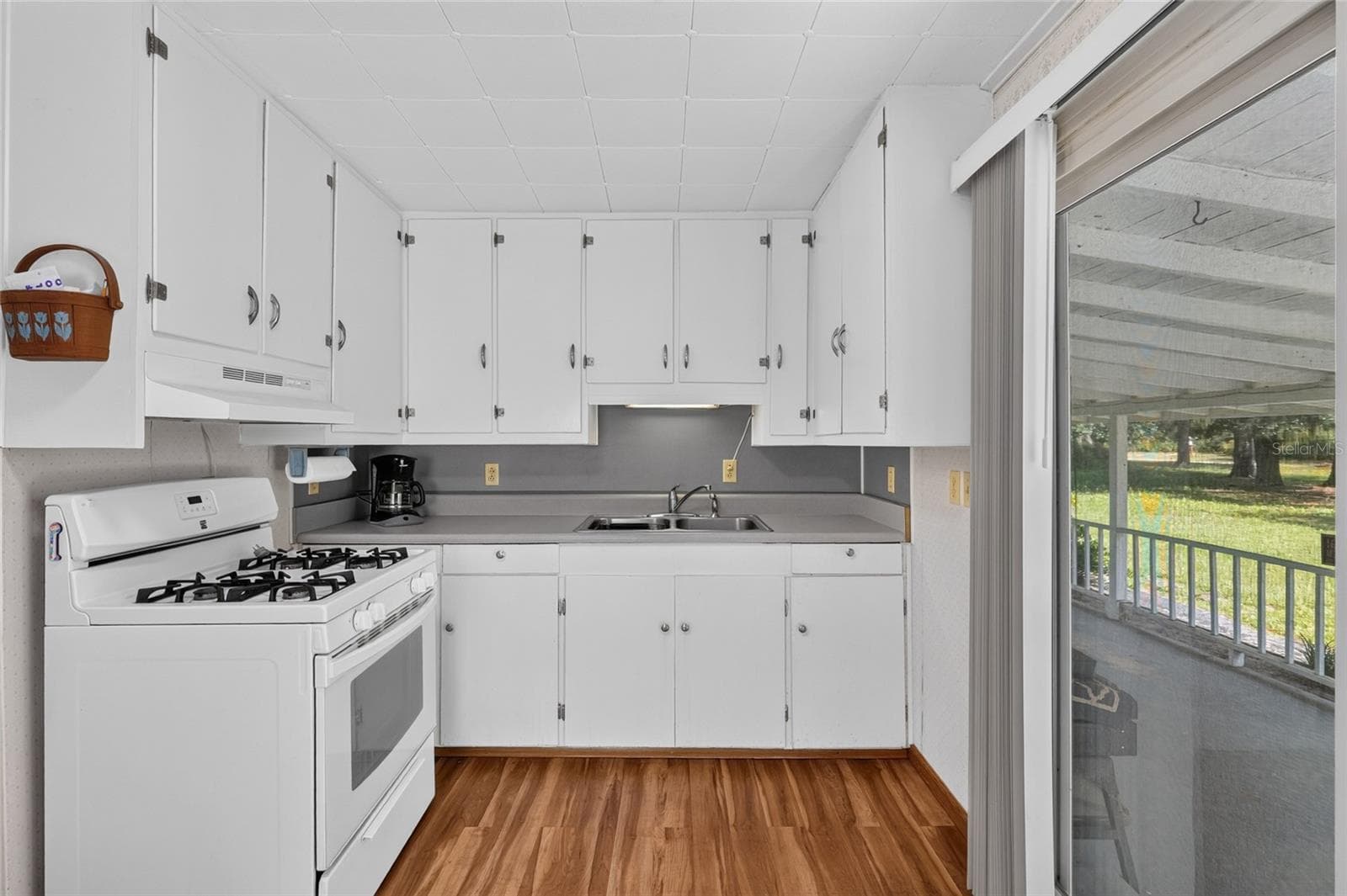 Single Family Residence at 148 LAKE SHORE TER, INTERLACHEN, photo 8 of 54