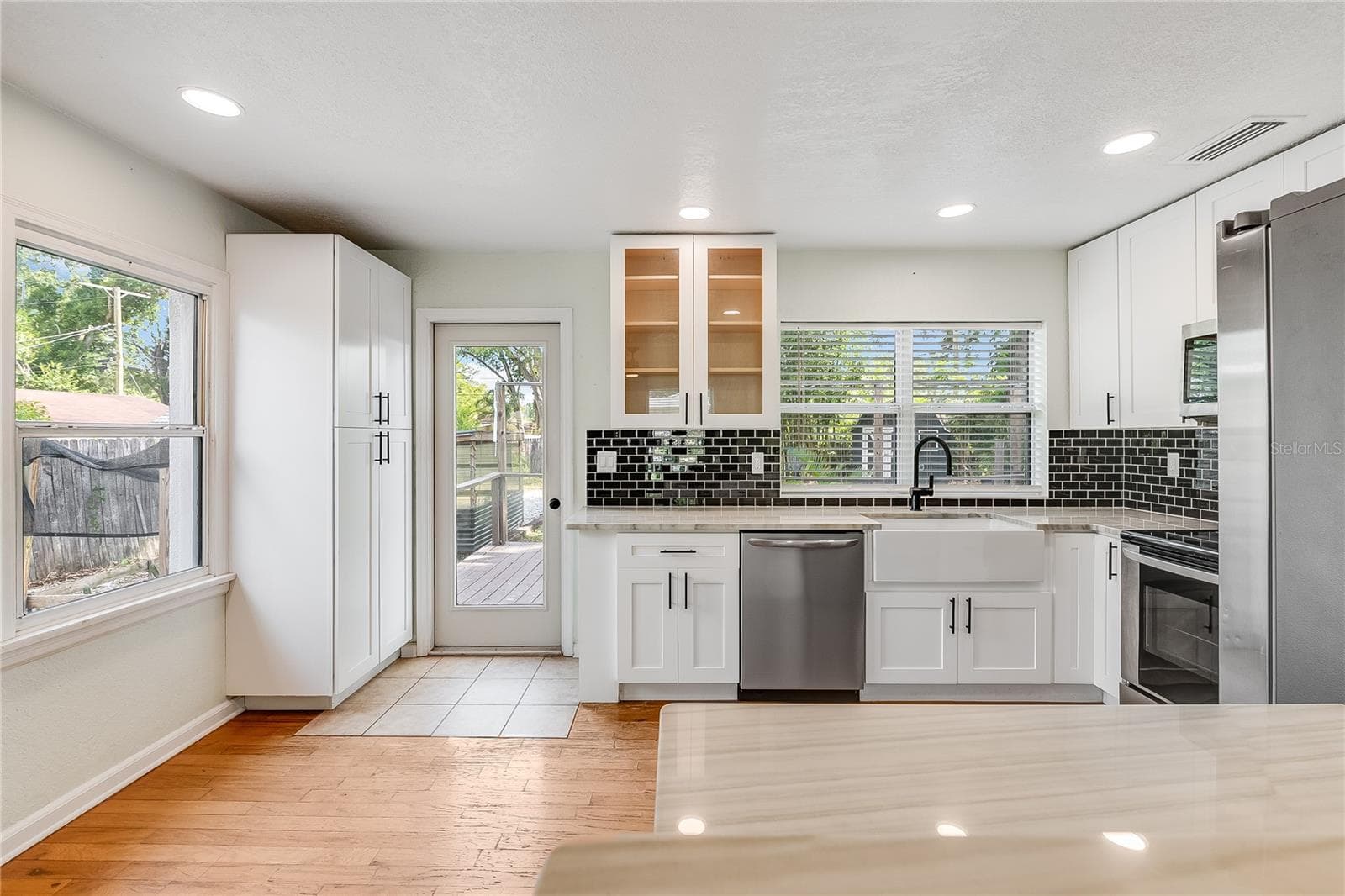 Single Family Residence at 1010 W BERRY AVE, TAMPA, photo 9 of 41