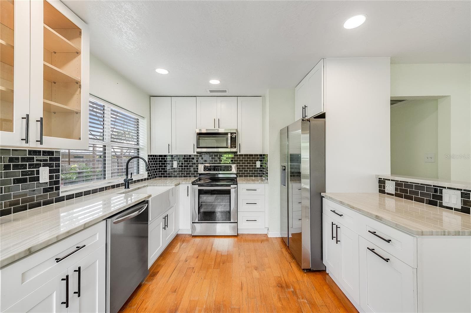 Single Family Residence at 1010 W BERRY AVE, TAMPA, photo 10 of 41