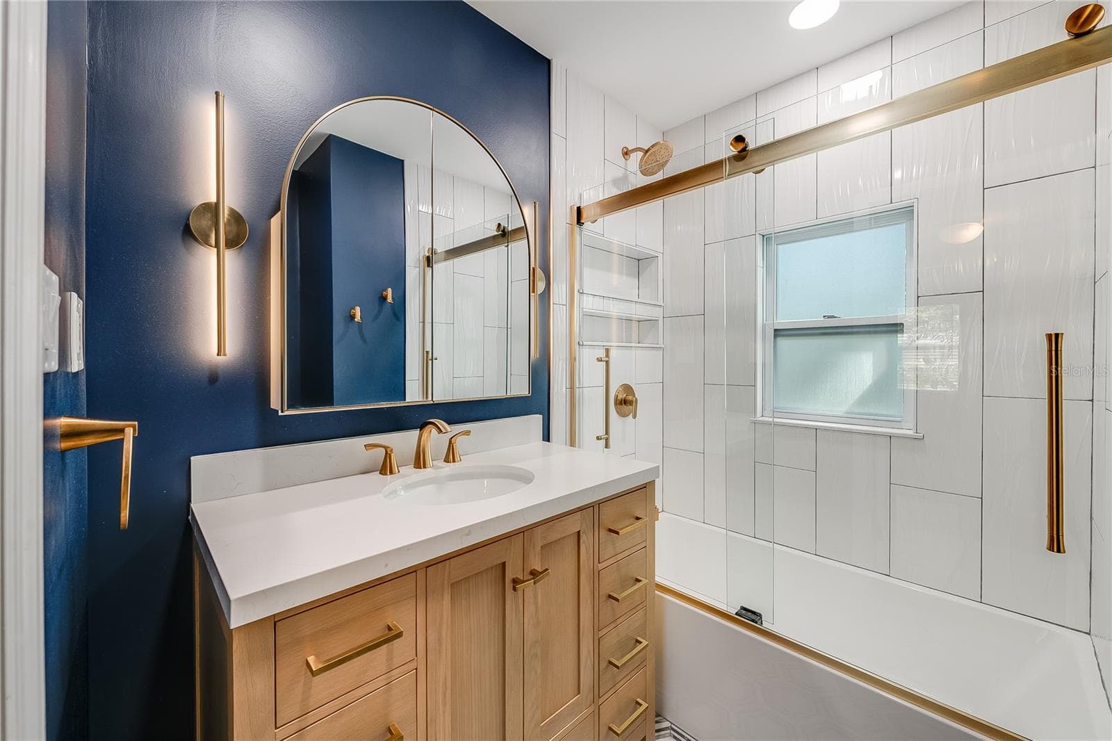 Single Family Residence at 1010 W BERRY AVE, TAMPA, photo 21 of 41