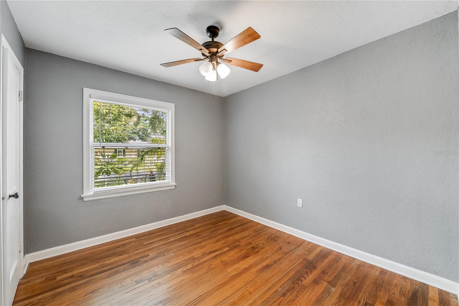 Single Family Residence at 1010 W BERRY AVE, TAMPA, photo 22 of 41