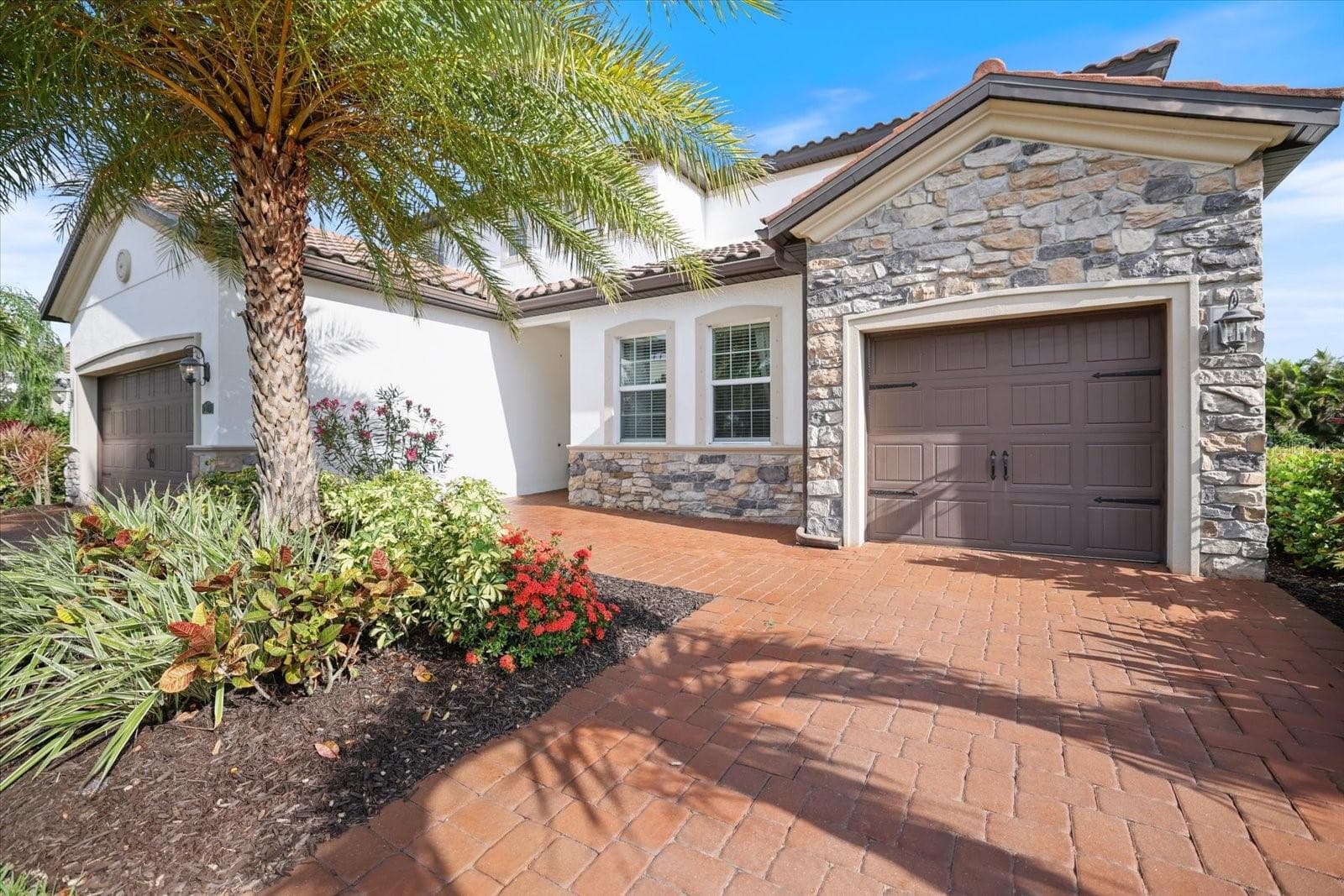 IN LAW SUITE PRIVATE GARAGE - 12120 GANNETT PL, LAKEWOOD RANCH