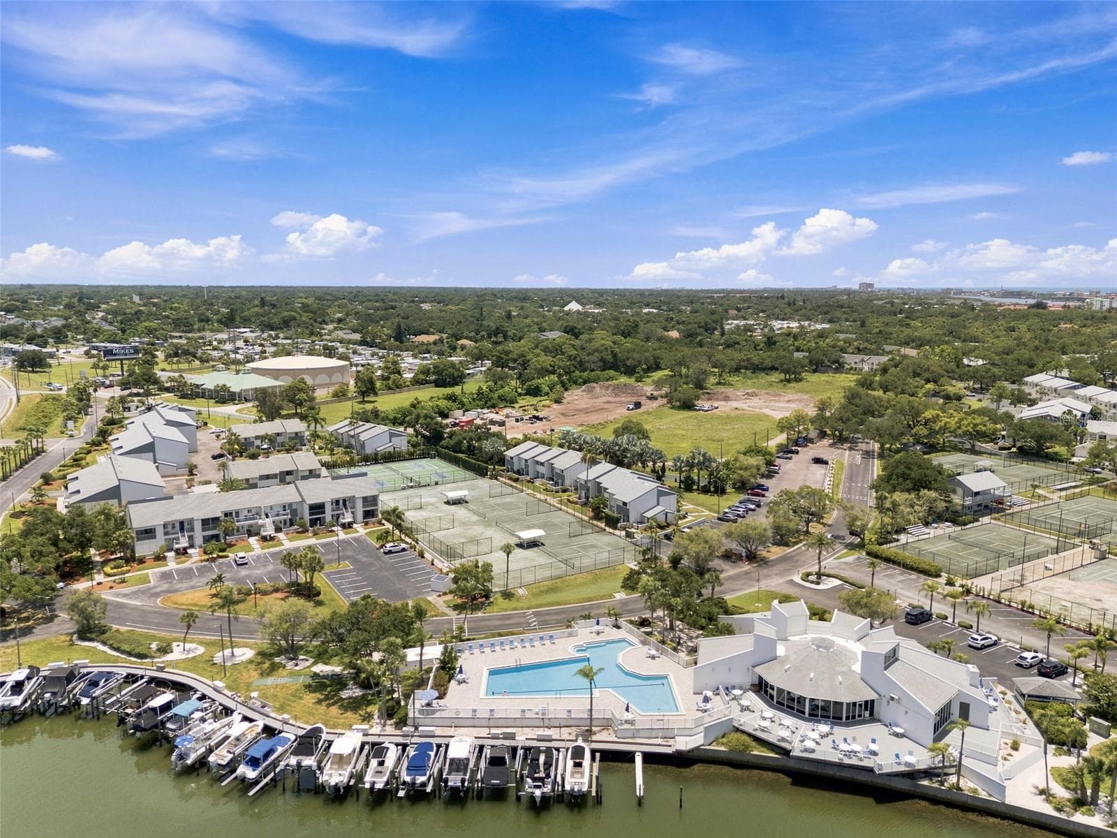 Clubhouse, pool and patio on the intercoastal - 14800 WALSINGHAM RD #614, LARGO