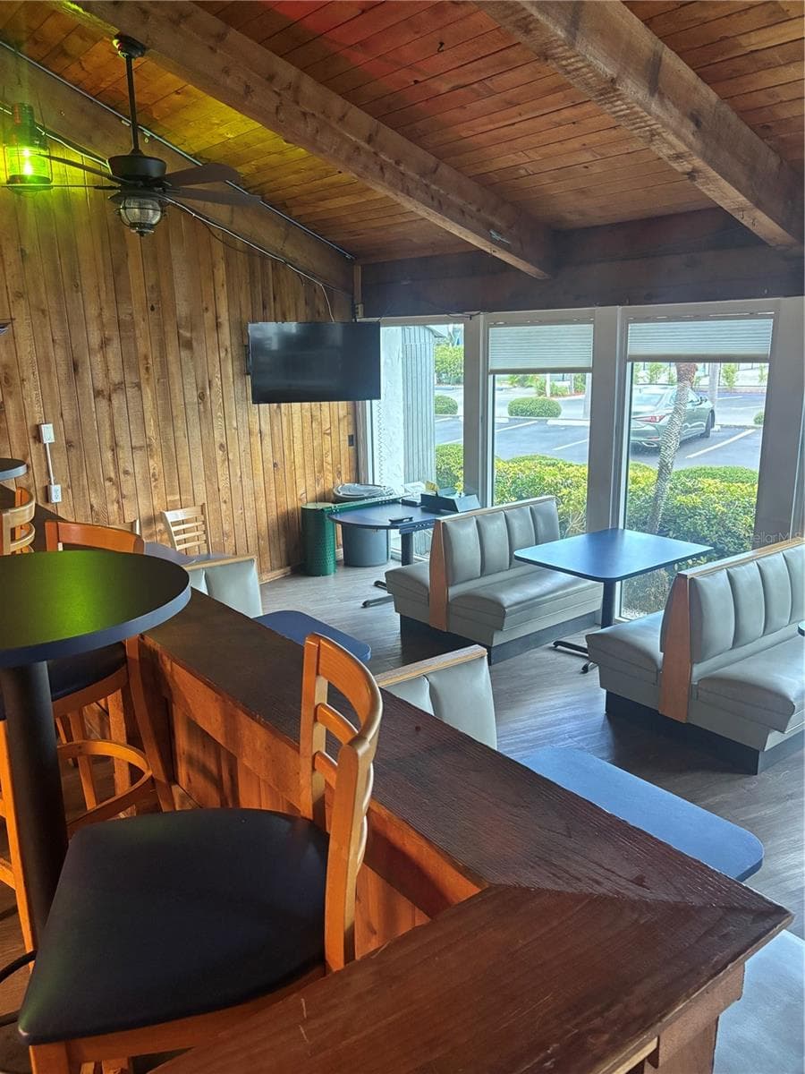 Clubhouse lounge - 14800 WALSINGHAM RD #614, LARGO