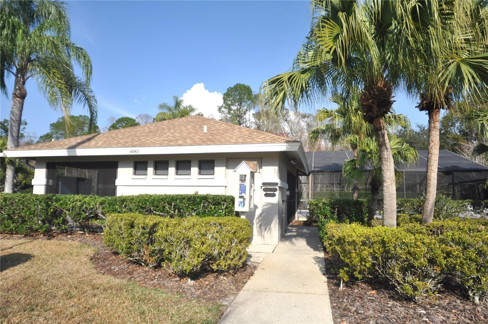 Pool Cabana - 5565 SALEM SQUARE DR N, PALM HARBOR