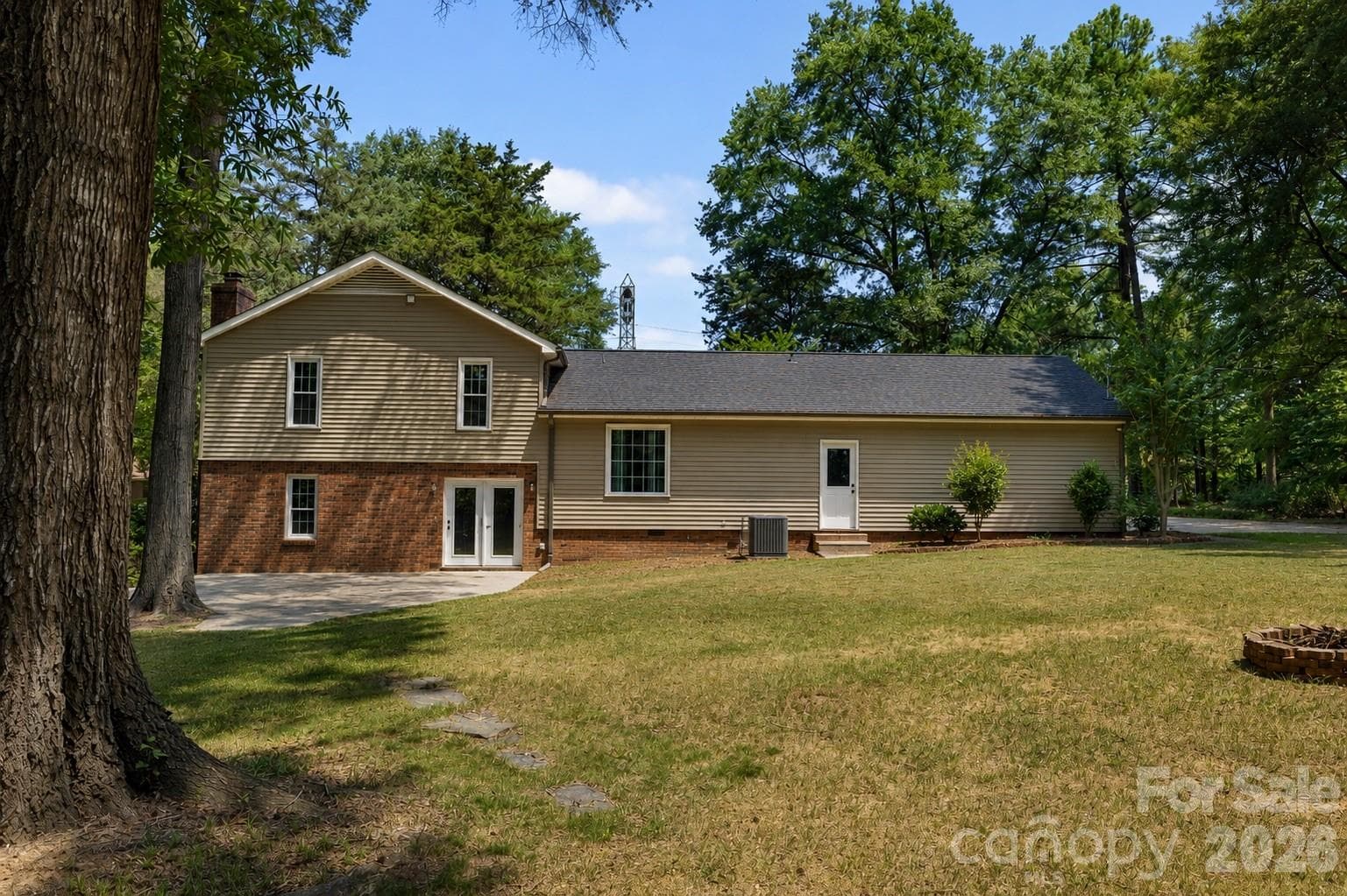 Single Family Residence at 5381 Woodside Drive, Rock Hill, photo 5 of 29