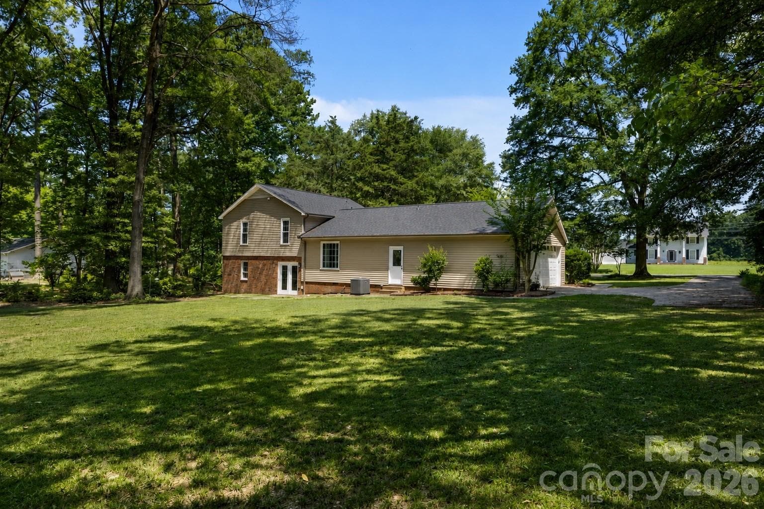 Single Family Residence at 5381 Woodside Drive, Rock Hill, photo 4 of 29