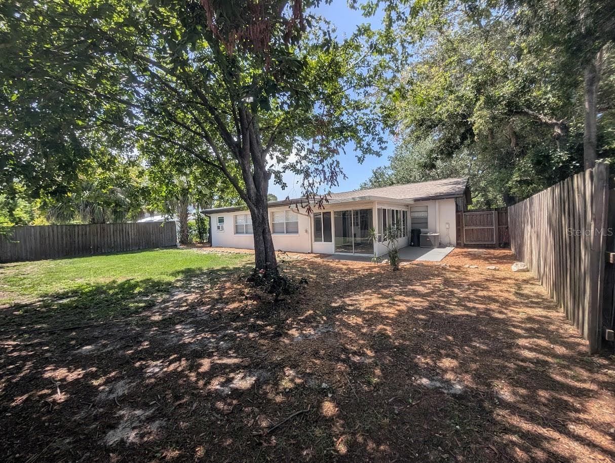 Single Family Residence at 3902 W PAXTON AVE, TAMPA, photo 33 of 34