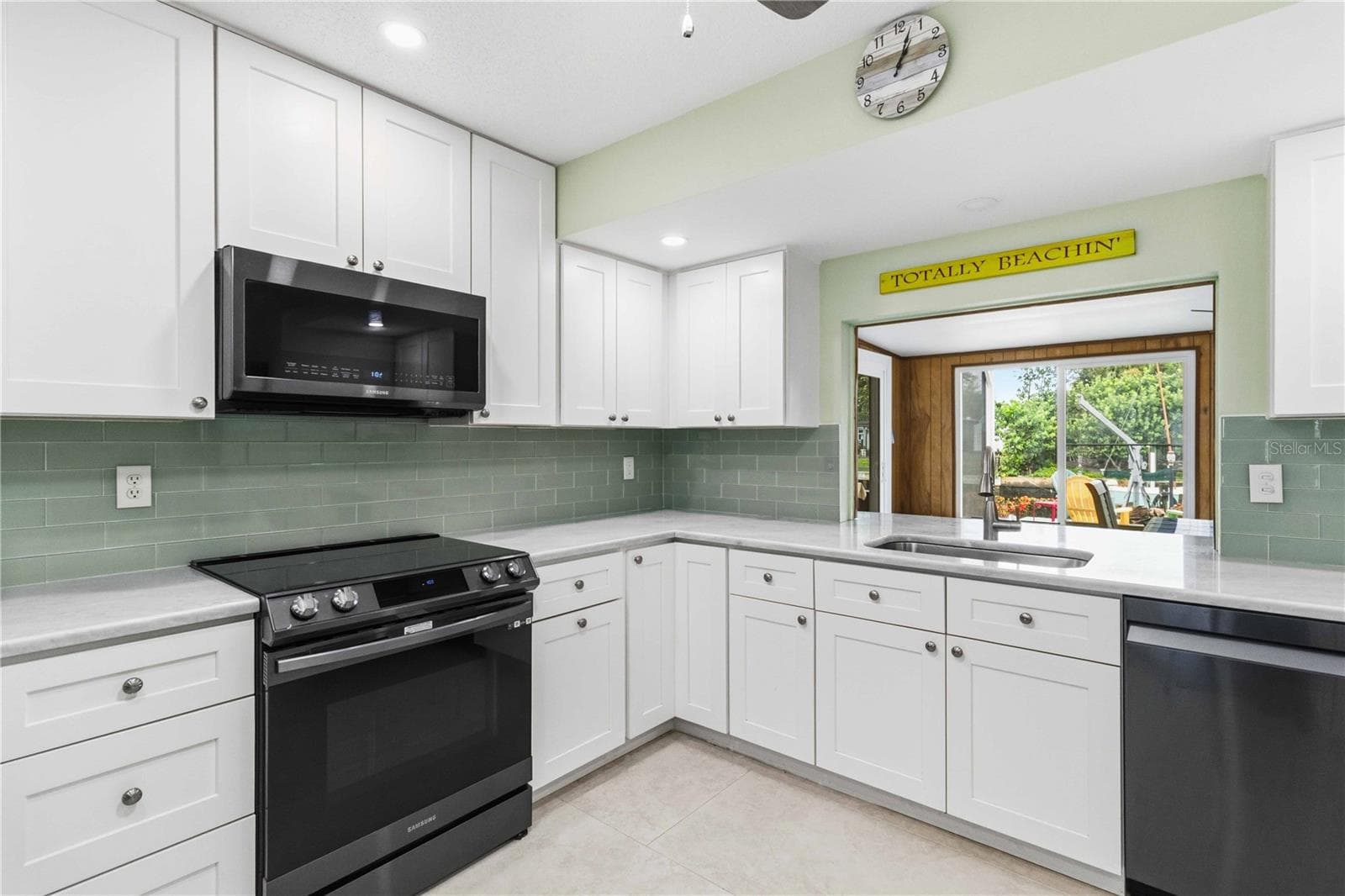 Single Family Residence at 720 IXORA AVE, ELLENTON, photo 17 of 46
