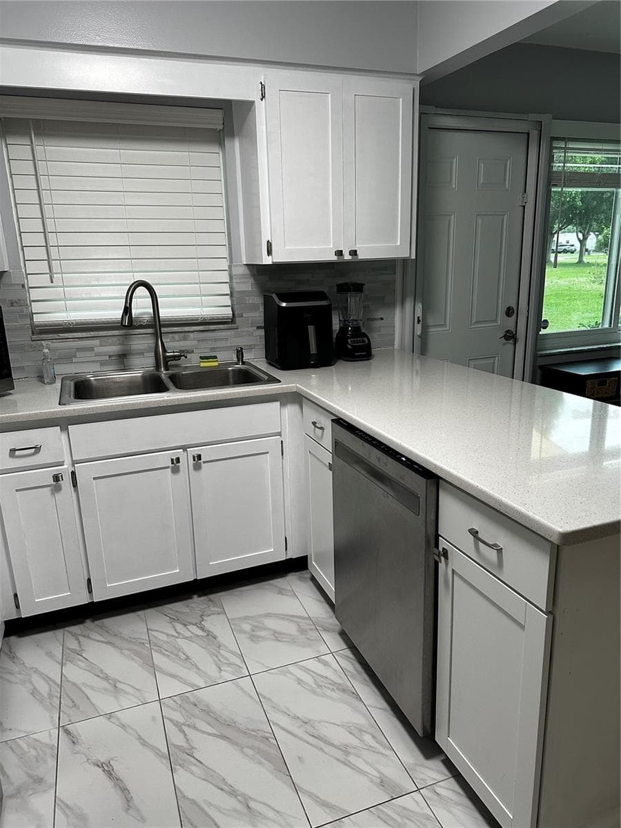 KITCHEN - 8235 BURGUNDY DR N #3, PINELLAS PARK