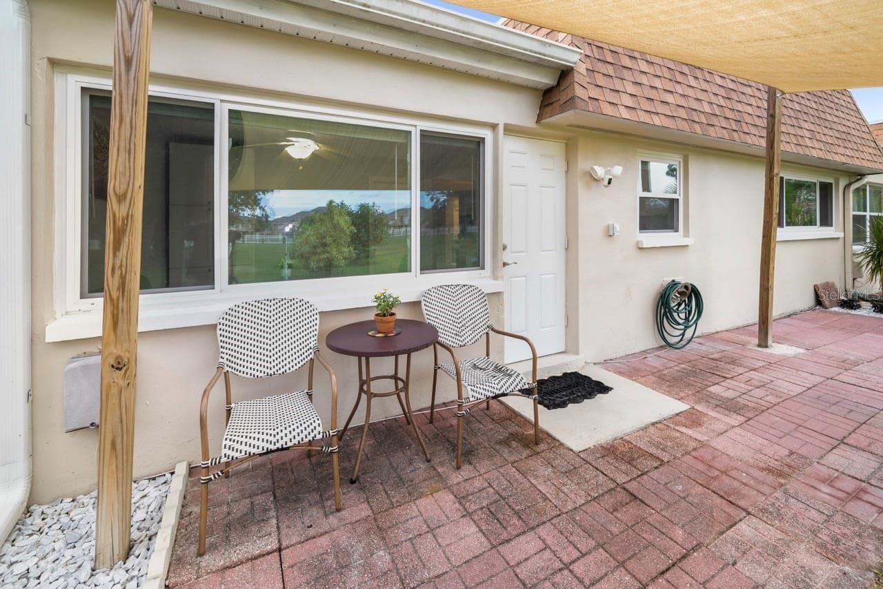 OVERED BACK PATIO & YARD - 8235 BURGUNDY DR N #3, PINELLAS PARK