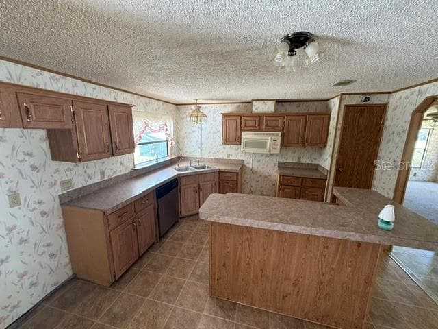 Manufactured Home at 18627 NW 24TH AVE, CITRA, photo 3 of 23