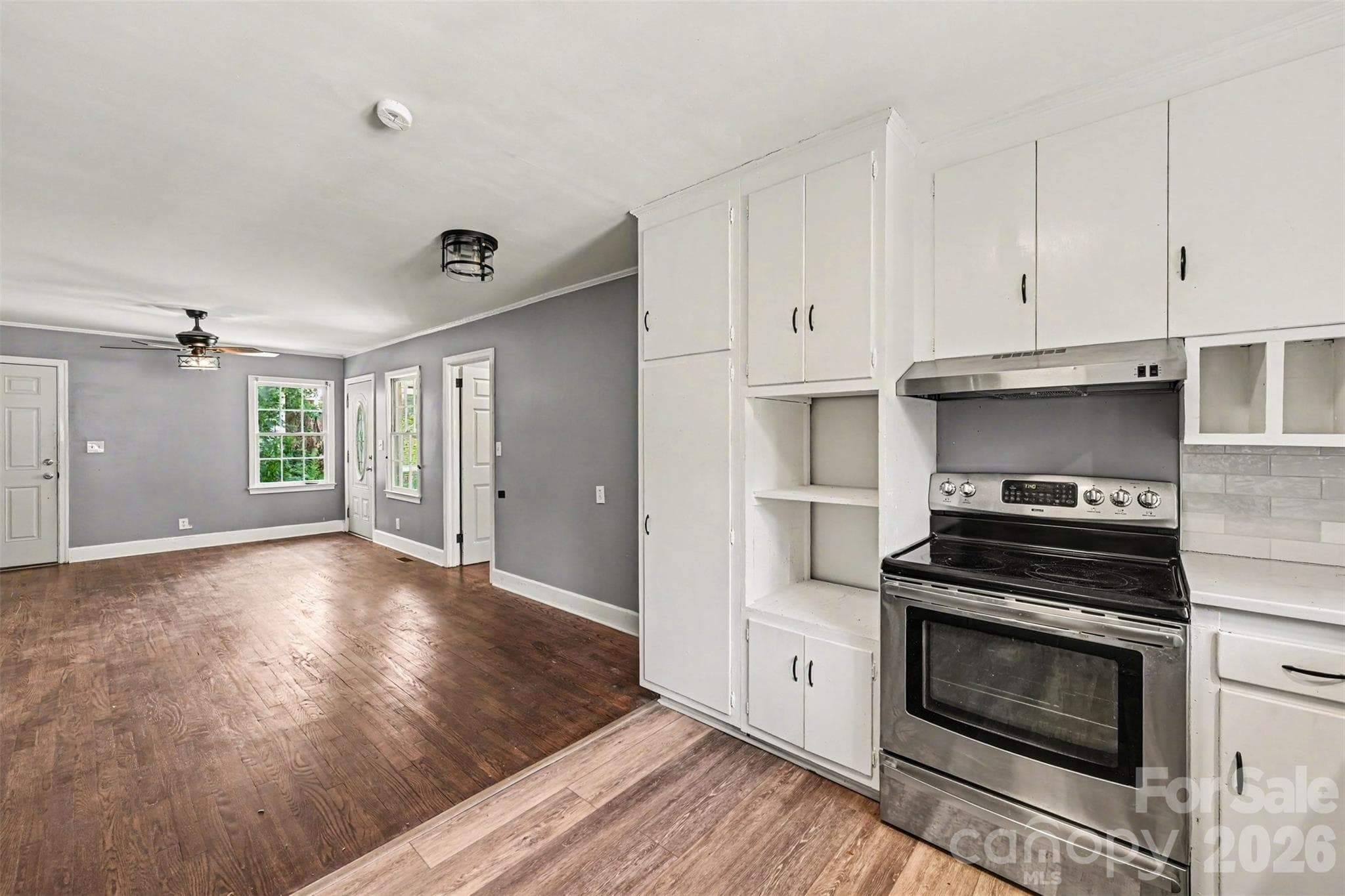 Single Family Residence at Lancaster, photo 13 of 29
