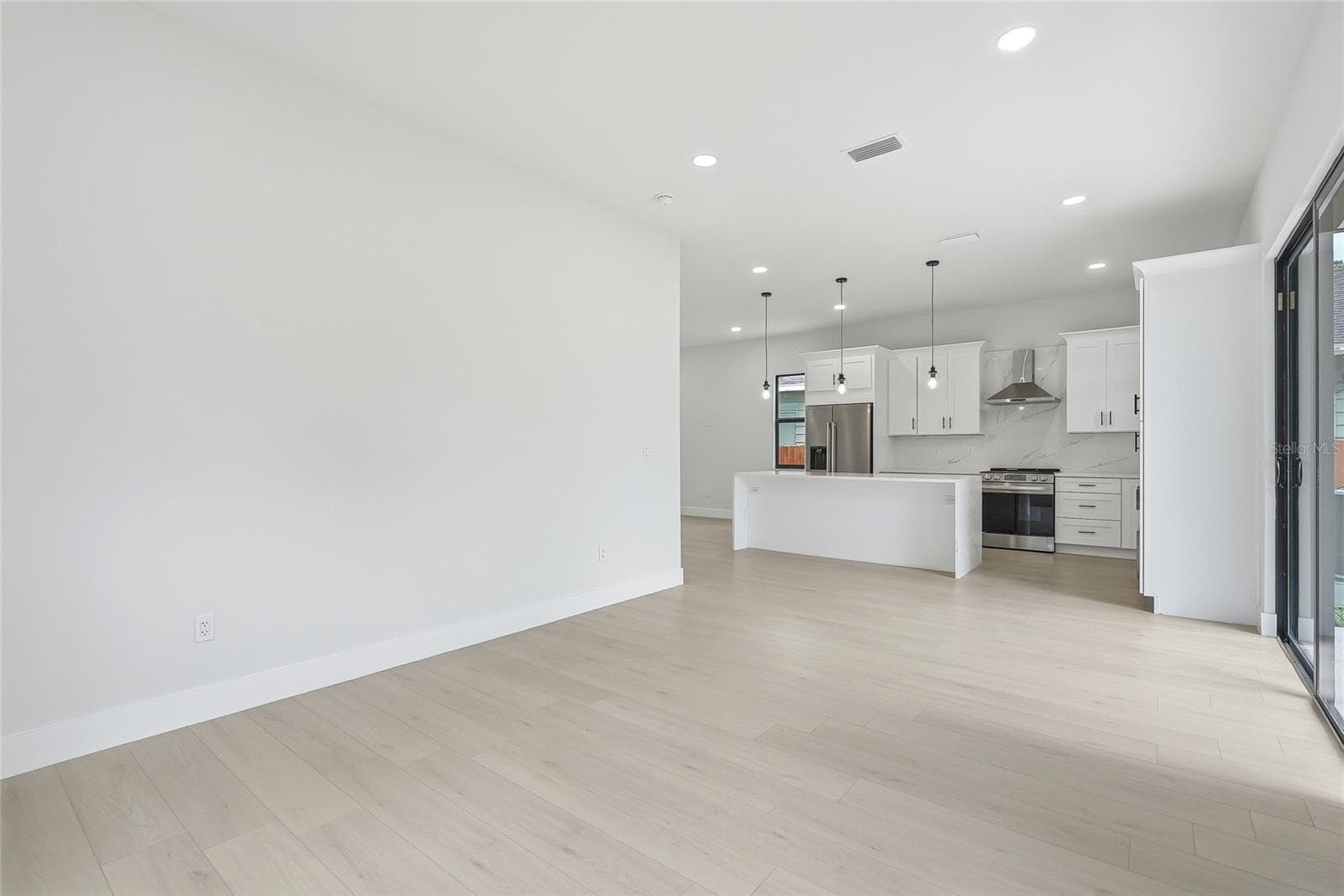 Family Room - 7106 N 10TH ST, TAMPA