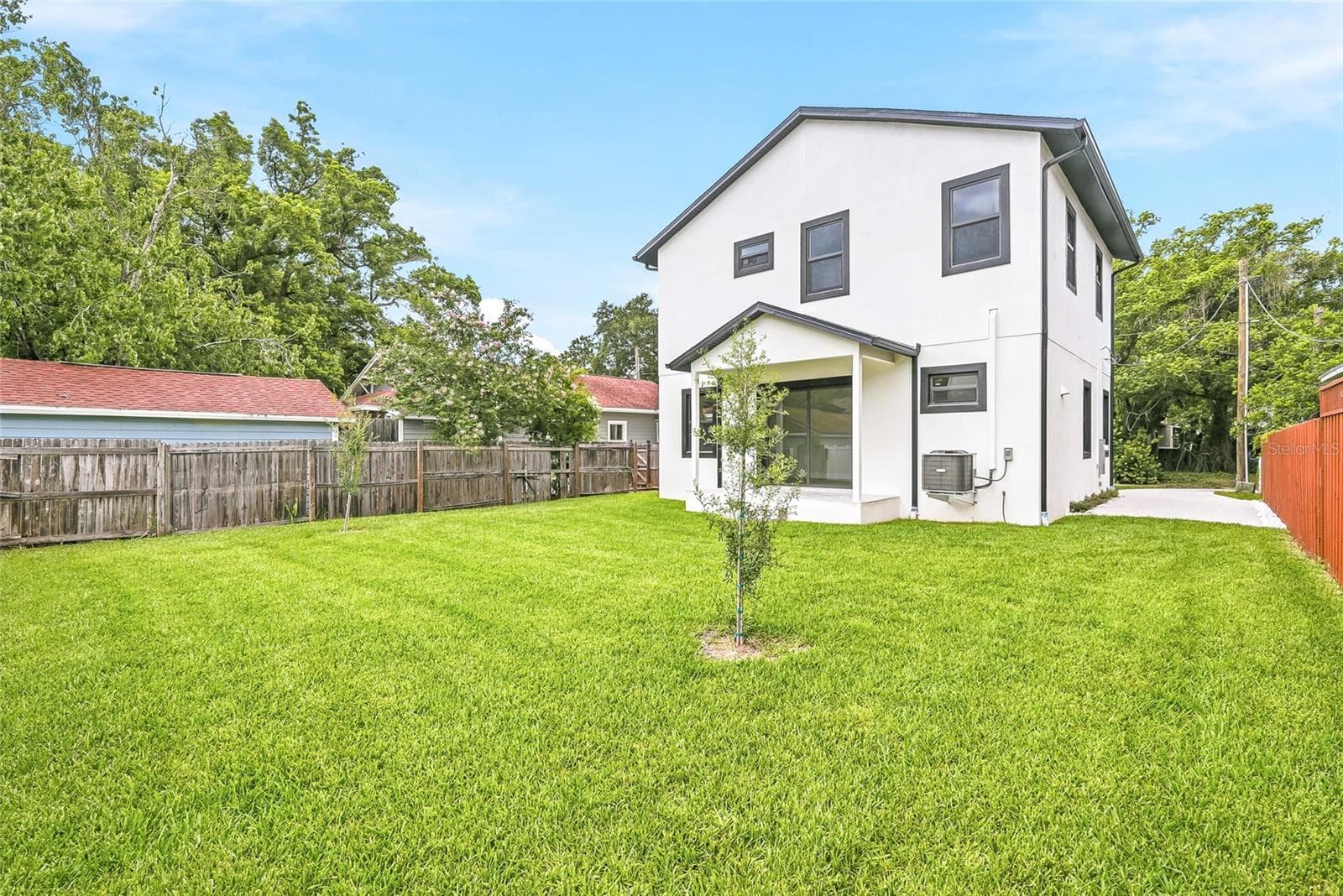 Backyard (3) - 7106 N 10TH ST, TAMPA