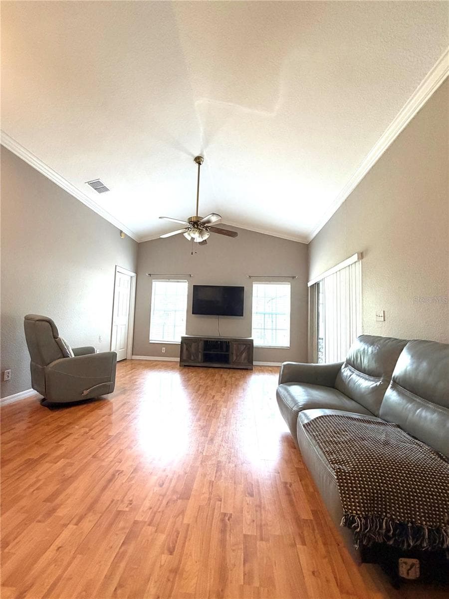 Single Family Residence at 902 E TOMLIN ST, PLANT CITY, photo 2 of 12