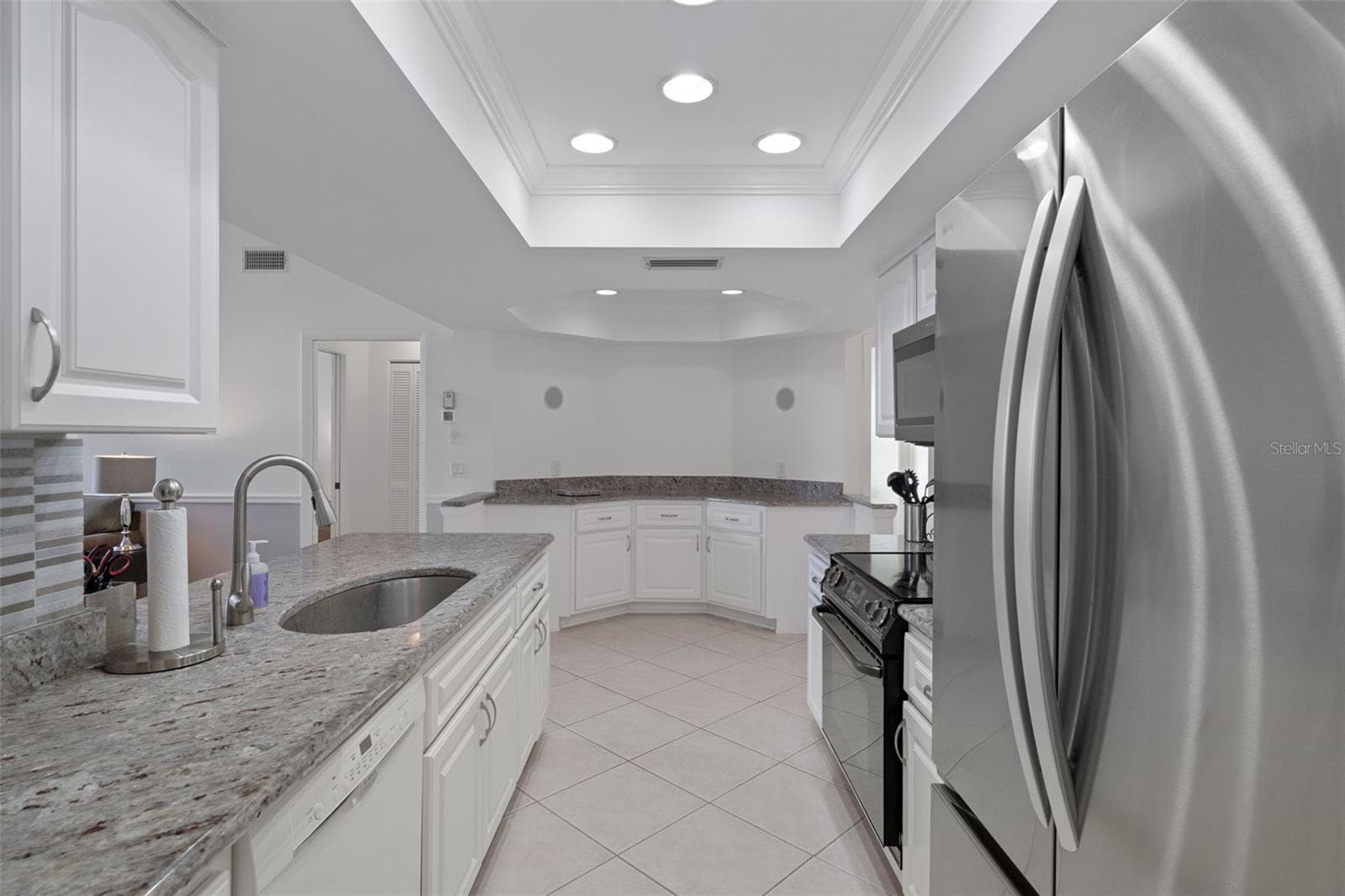 Single Family Residence at 7196 CROWN OAKS DR, SPRING HILL, photo 12 of 83