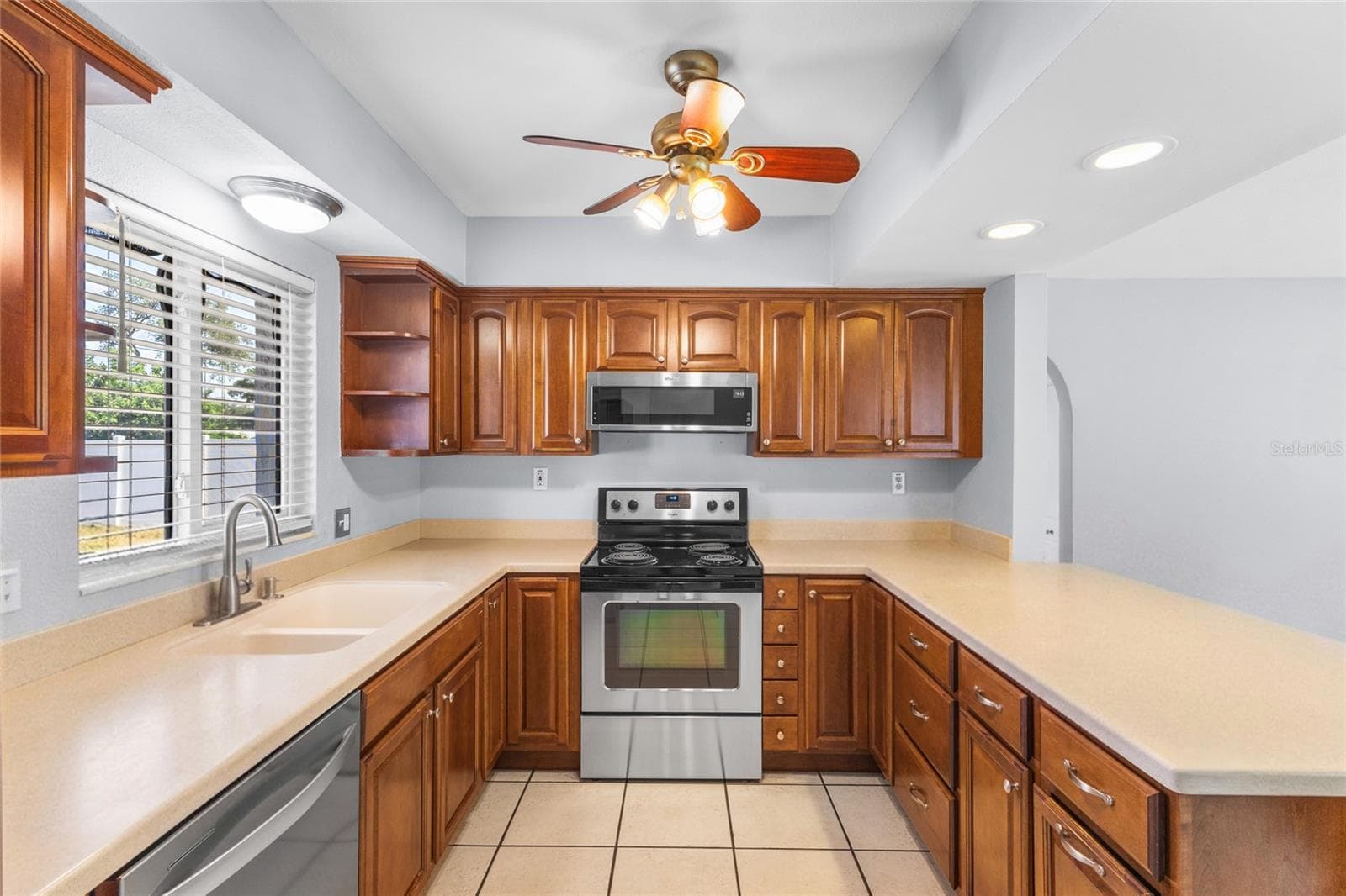 Single Family Residence at 605 S FLORIDA AVE, TARPON SPRINGS, photo 11 of 44